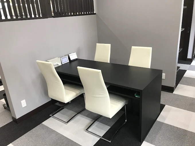 店舗外観・店内の様子